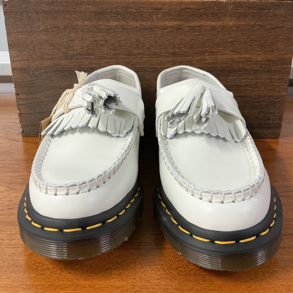 Dr. Martens Women Adrian YS Ivory Leather Tassel Kiltie Loafer Size 6 - Picture 2 of 8
